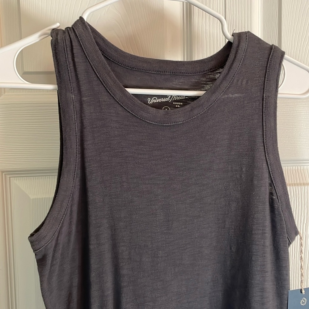 Gray sleeve less dress